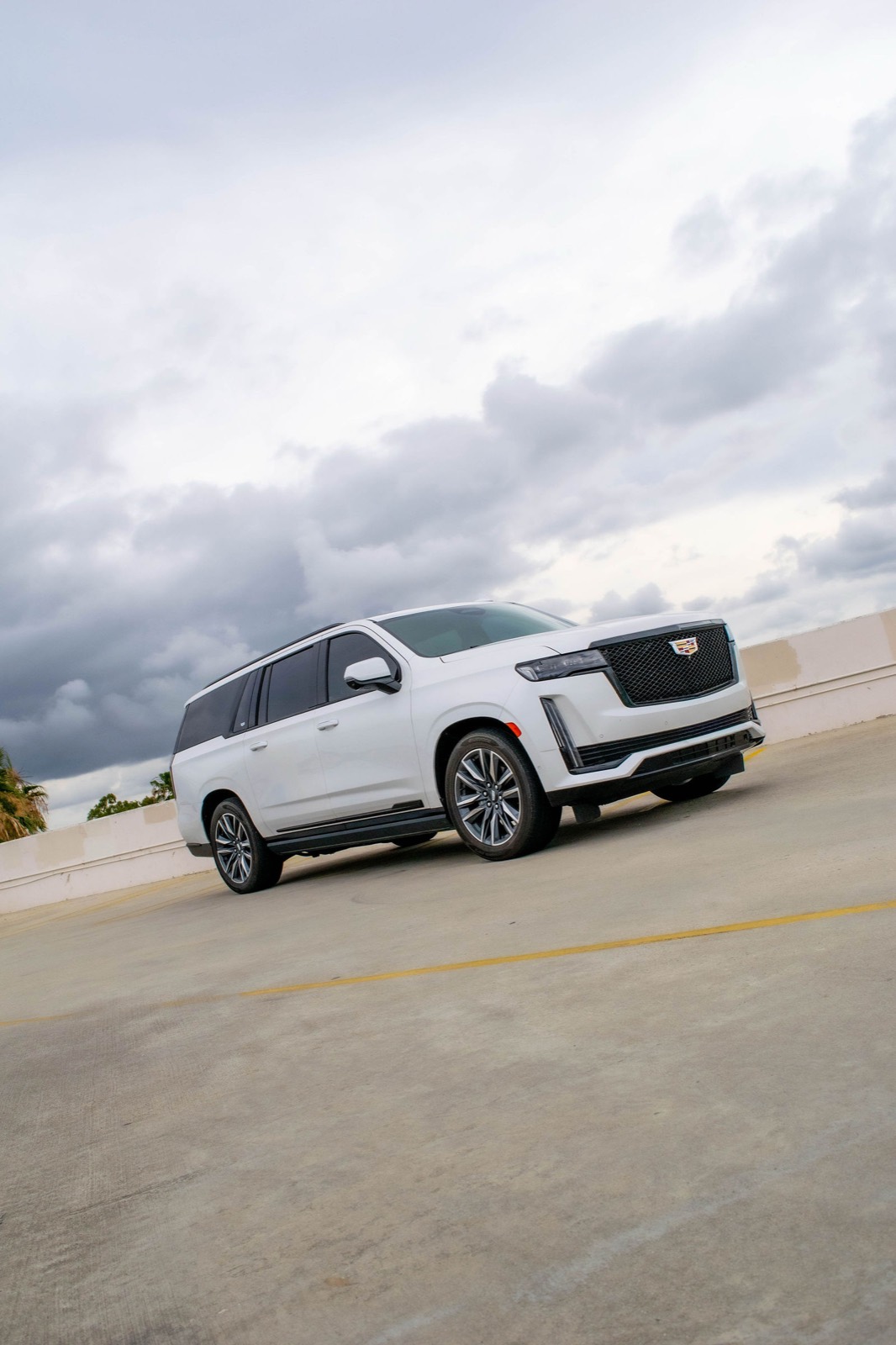 2022 Cadillac Escalade ESV Sport Platinum photo 4