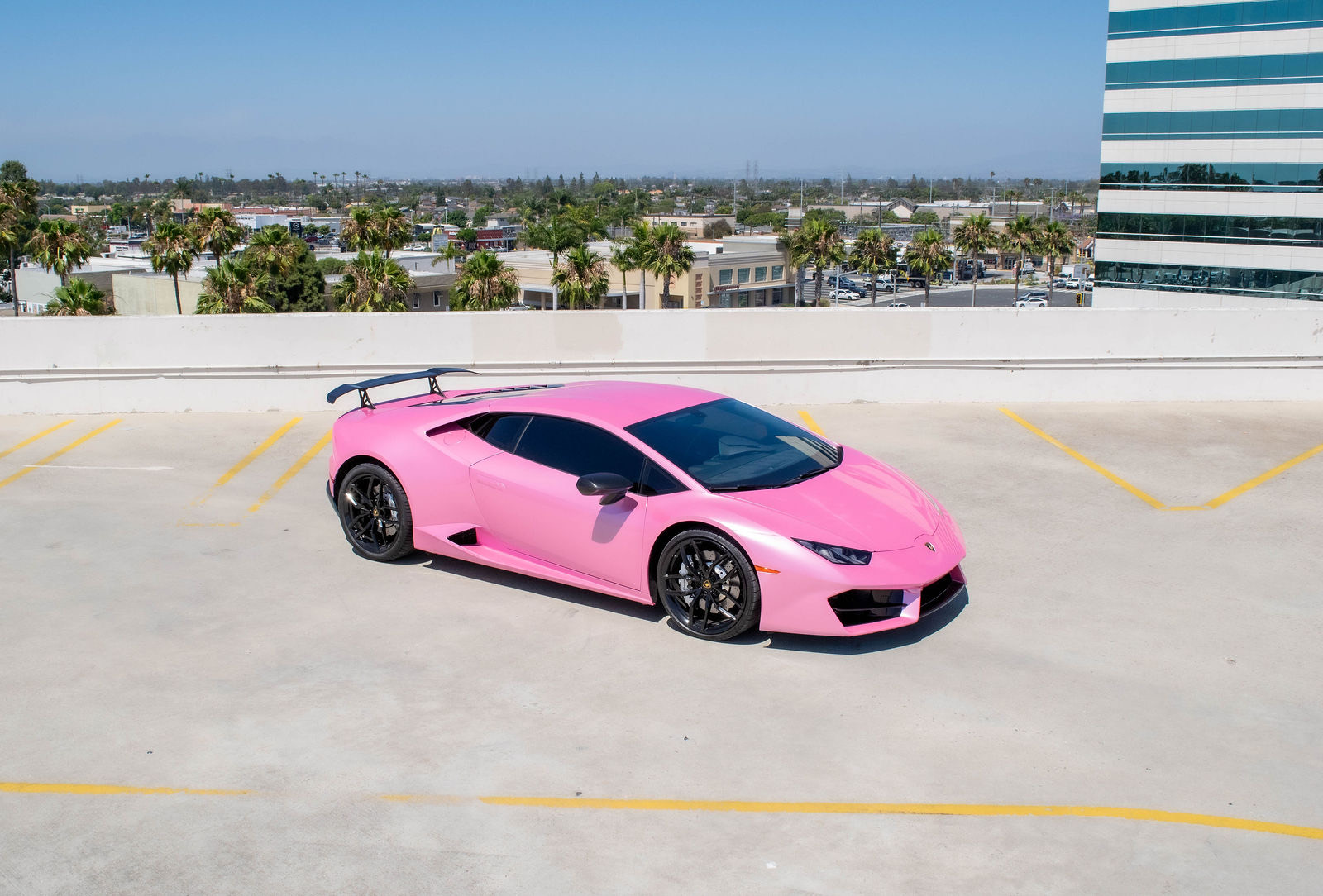 2017 Lamborghini Huracan (Pink) photo 2