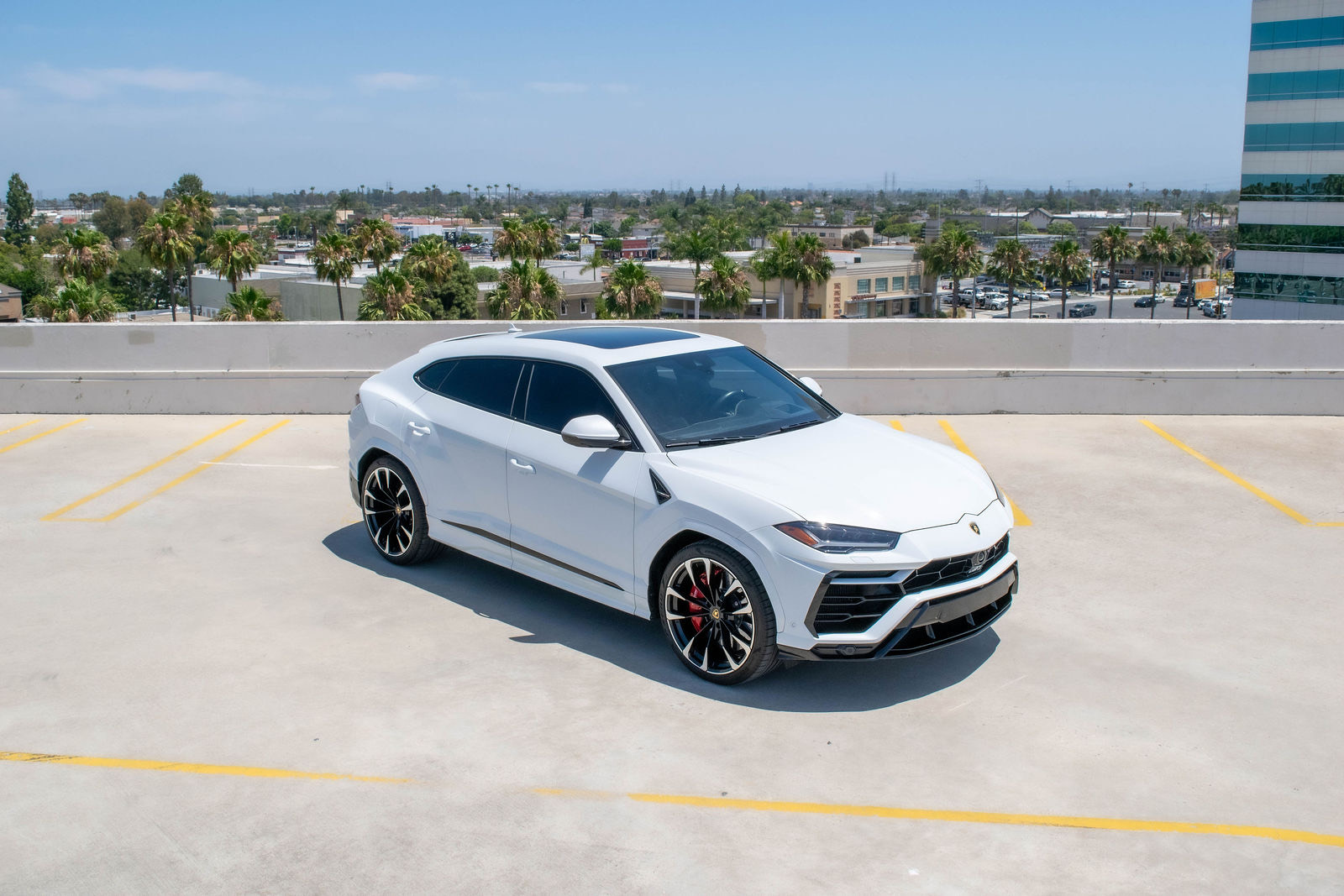 2023 Lamborghini Urus (White) photo 2