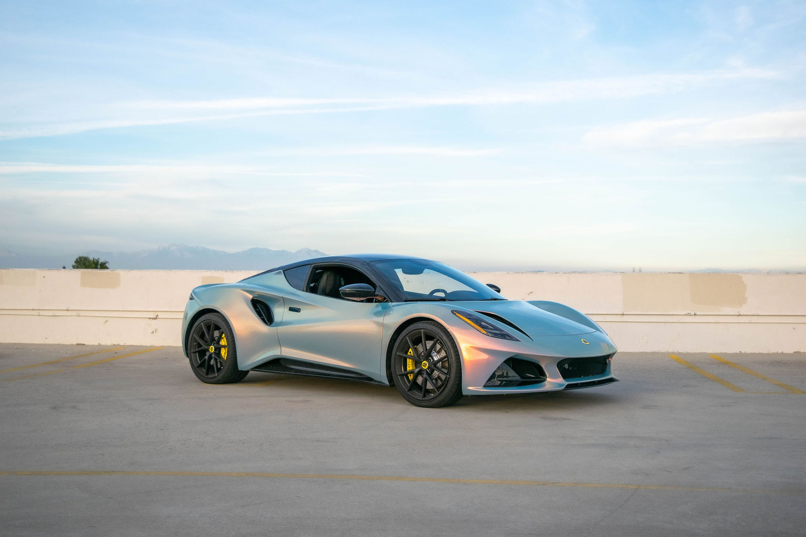 2024 Lotus Emira V4 photo 2