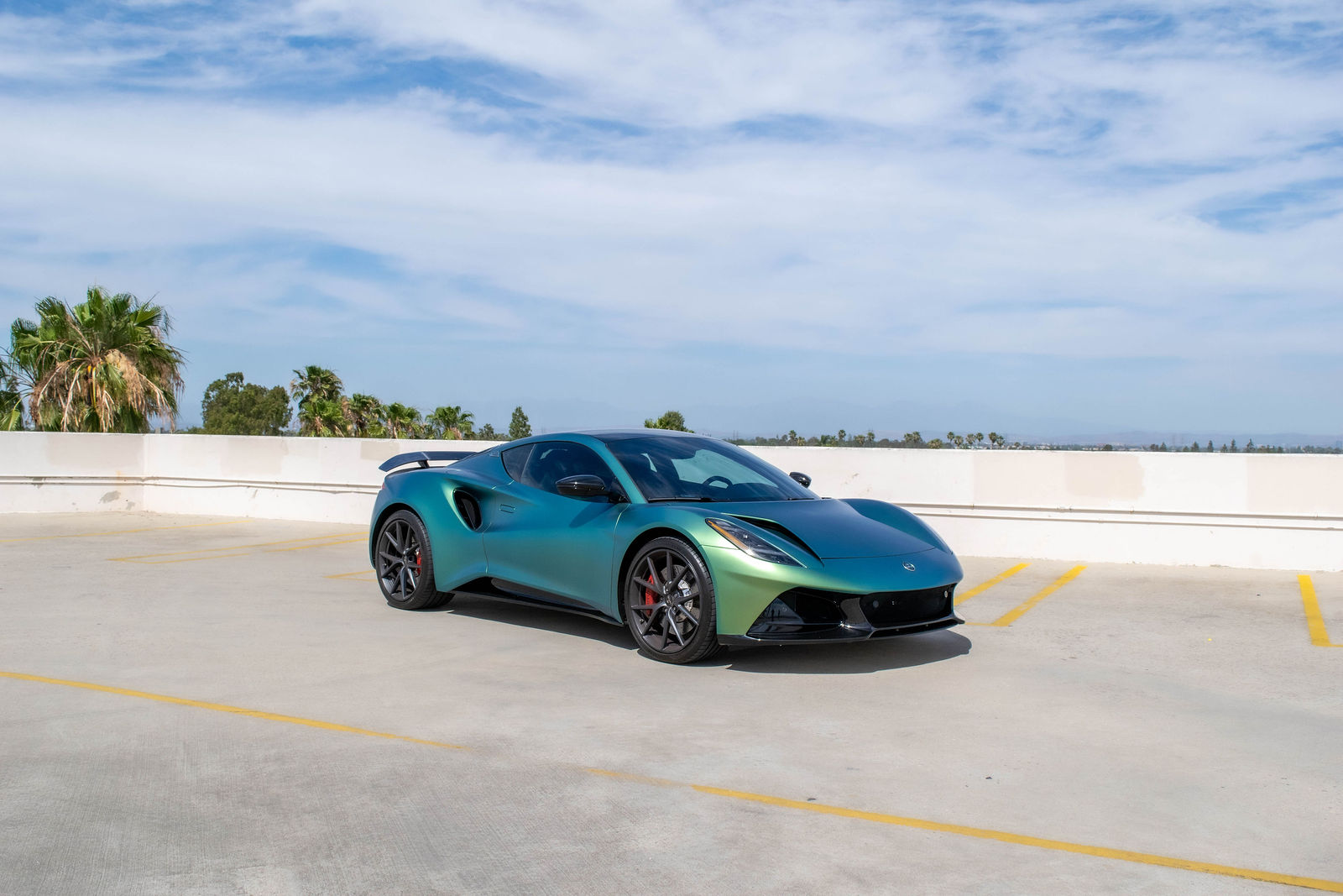 2025 Lotus Emira V6 photo 2