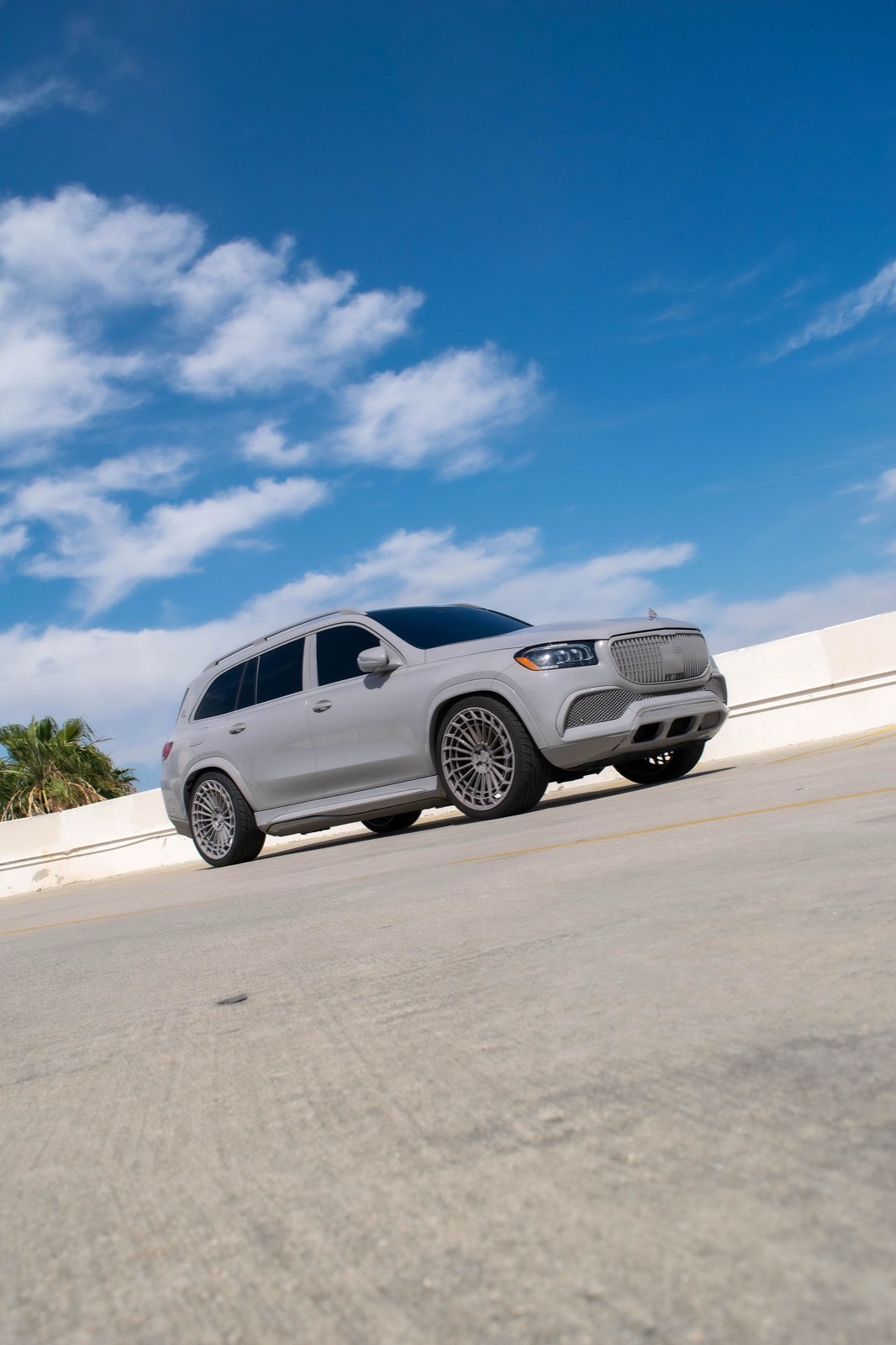 2024 Mercedes-Benz GLS 600 Maybach (Grey) photo 4